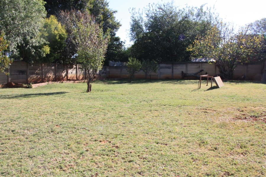  Bedroom Property for Sale in Langenhovenpark Free State